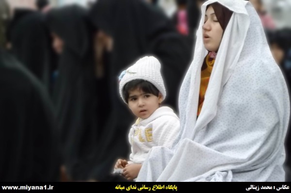 نماز ظهر عاشورا در شهر میانه اقامه شد/ گزارش تصویری