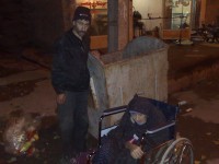 مردی در شهر میانه که عاشق زباله هاست + عکس