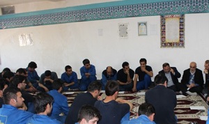 دکتر مددی از اخراج ۲۵ کارگر شرکت میانرو در آستانه عید جلوگیری کرد