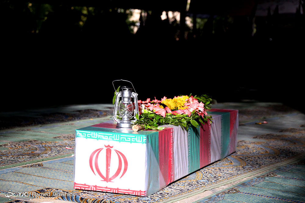 طنین فریاد “مرگ بر آمریکا” در مراسم/محسن رضایی: شهدا در یک آزمون سخت، تاریخ ملت ایران را به سربلندی رساندند