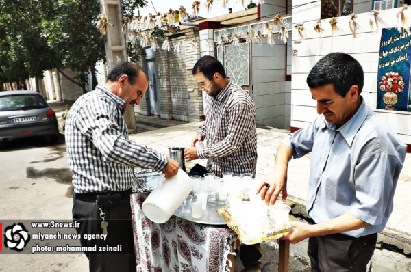 جشن و توزیع شربت در شهرمیانه به مناسبت نیمه شعبان + تصاویر