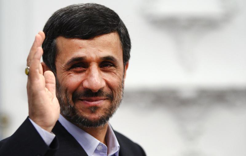 در سایت احمدی​نژاد کاربران به روحانی رای دادند