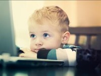 کودک را با اینترنت تنها نگذارید