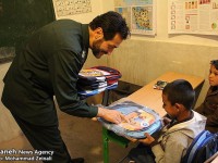 اهدای پکیچ لوازم التحریر به دانش آموزان بی بضاعت در شهرستان میانه/گزارش تصویری