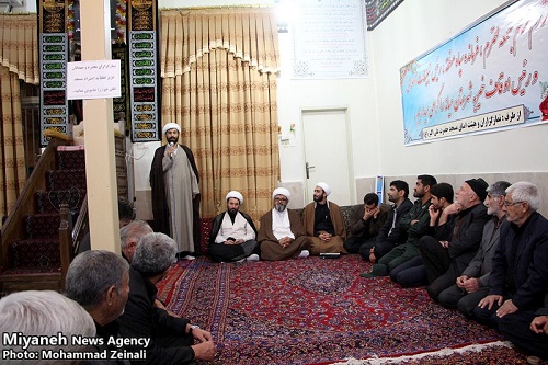 اهدای کمک هزینه برای مساجد در شهرستان میانه + گزارش تصویری