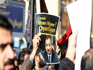 طنین فریاد “ای حسین قربانلاری” بیزدن سلام اولسون سیزه/ نصب چفیه حسینی بر درب کنسولگری/ وزارت خارجه ایران مانع سرکوب شیعیان نارداران شود