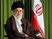 حاشیه‌های دیدار خانواده‌های شهدای مدافع حرم با امام خامنه‌ای/ عبایی که جا ماند!