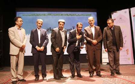 تجلیل از فرماندار و رئیس اداره ارشاد میانه به عنوان مدیران مسجد محور آذربایجان شرقی