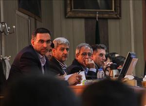 نجفی: اگر پاسخ‌هایم قانونی نیست طبق قانون عمل کنید!/ مدبر: بوی گند ارتباطات نامشروع به مشامم می‌رسد/ تعداد سازمان‌های شهرداری تبریز به ۱۲ عدد کاهش یافت