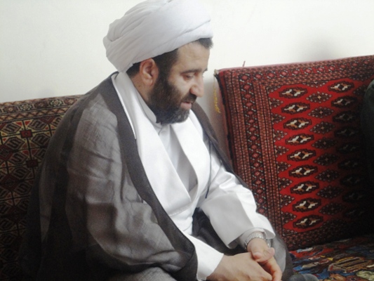 مسئول دفتر نمایندگی ولی فقیه سپاه میانه با خانواده روحانی شهید احد کیانی دیدار کرد