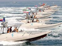 نشریه آمریکایی: تمرین آپاچی‌های آمریکا برای مقابله با قایق‌های تندروی ایران در خلیج‌فارس