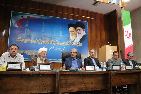 فرمند: جناب وزیر بیکاری پدر ما را در شهرستان میانه درآورده است/ شیویاری: کارگران پول ویزیت و دارو را ندارند