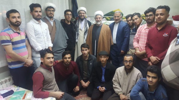 حضور سرزده امام جمعه میانه در خوابگاه‌های دانشجویان