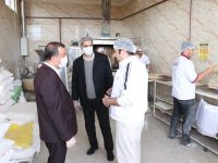 فرماندار ویژه میانه از واحدهای نانوایی، سنگک و بربری پزی شهر میانه بازدید نمود