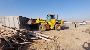 تصاویر/ تخریب تغییر کاربری های غیرمجاز اراضی کشاورزی در میانه